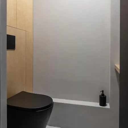 Apartment Urban Haven In Center With Free Parking
