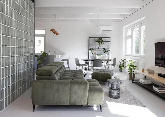 Apartament Urban Haven In Center With Free Parking