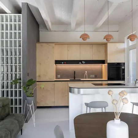 Urban Haven In Center With Free Parking * Bratysława